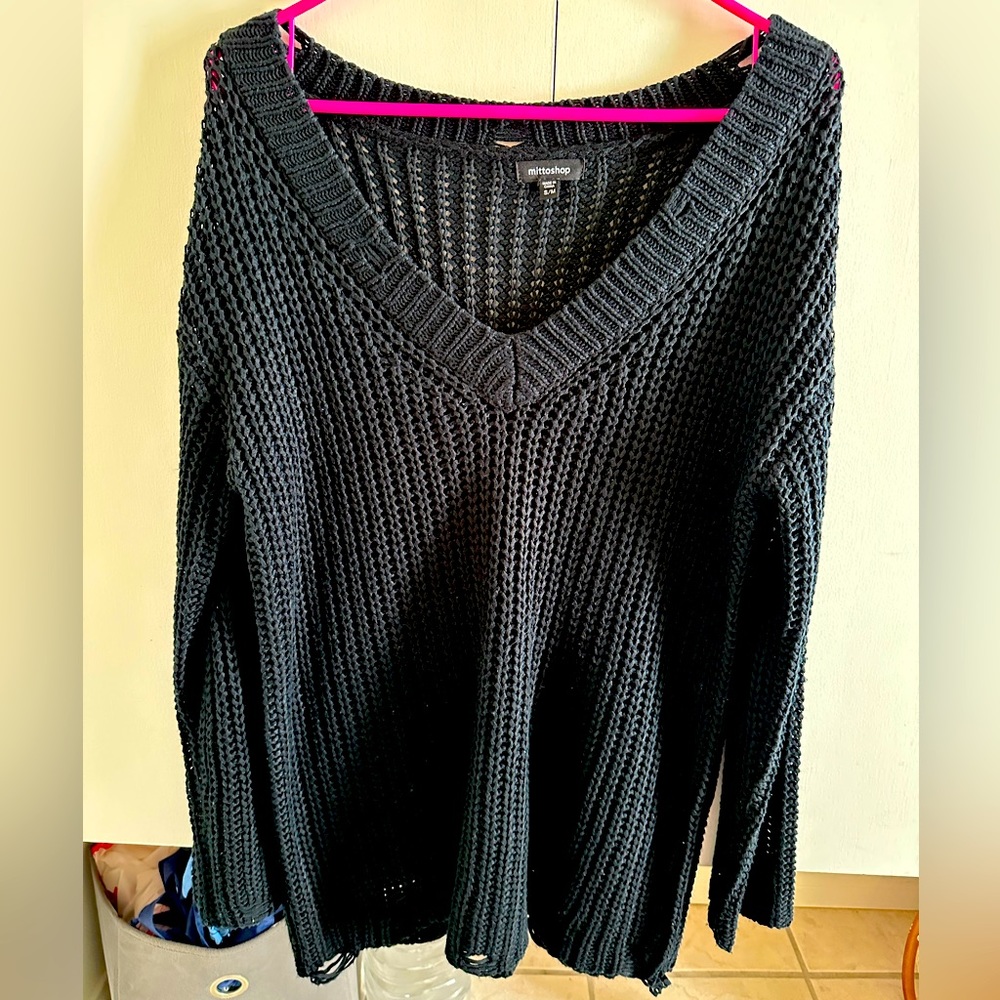 Oversized Distressed Knitted Sweater *MUST GO* Accepting most offers!!